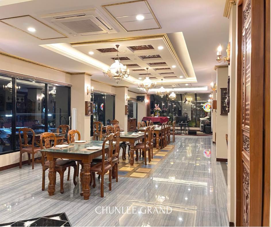 Hotel Chunlee Grand Korat à Nakhon Ratchasima Extérieur photo