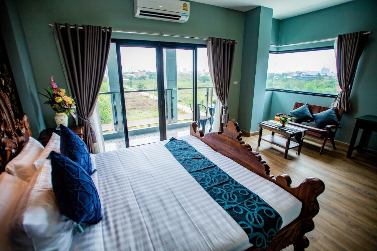 Hotel Chunlee Grand Korat à Nakhon Ratchasima Extérieur photo