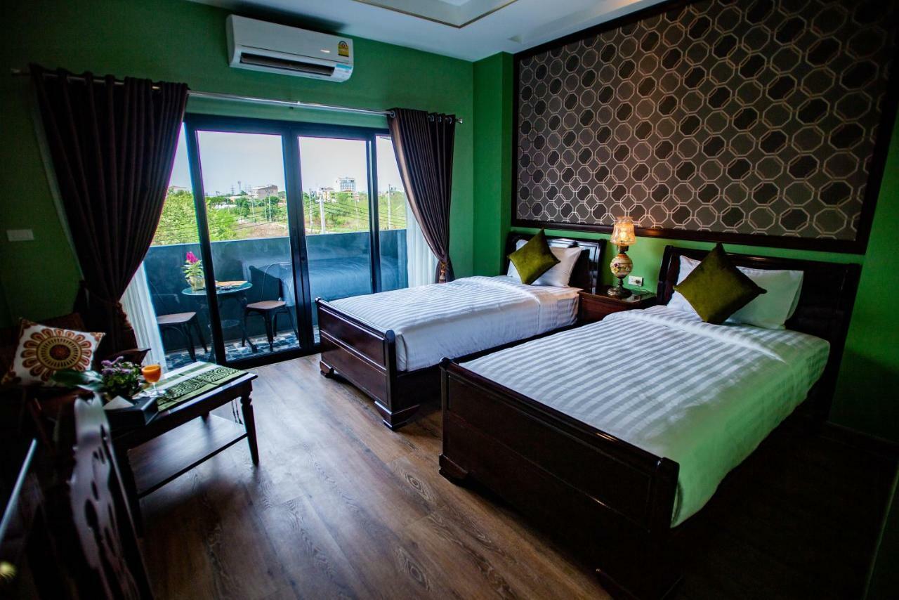 Hotel Chunlee Grand Korat à Nakhon Ratchasima Extérieur photo