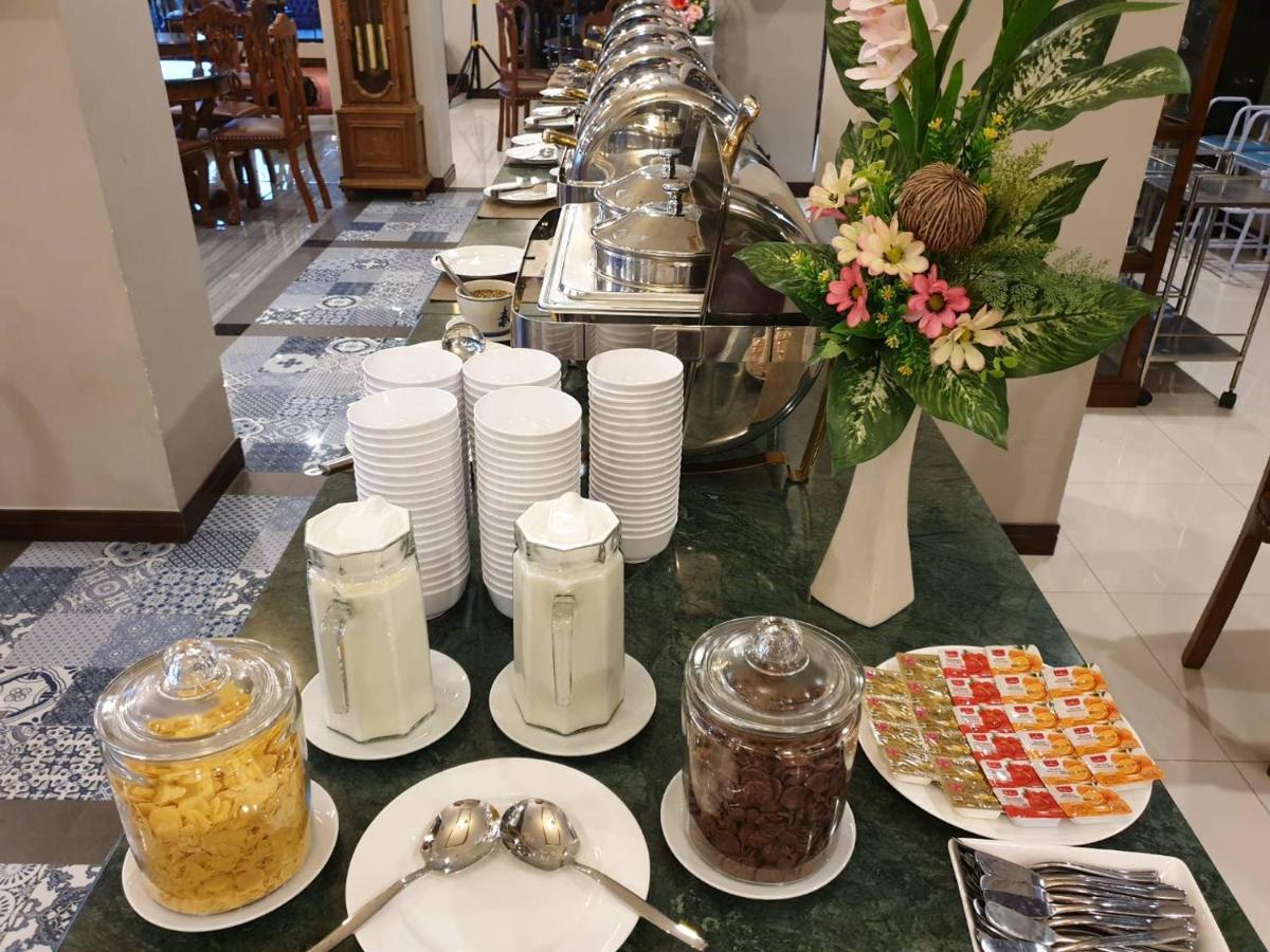 Hotel Chunlee Grand Korat à Nakhon Ratchasima Extérieur photo