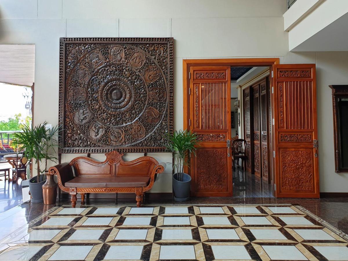 Hotel Chunlee Grand Korat à Nakhon Ratchasima Extérieur photo